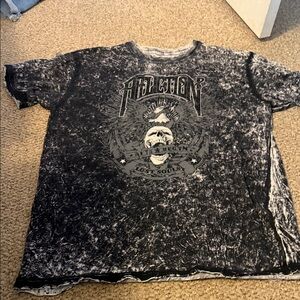 Black and Gray Graphic T-Shirt affliction size xl